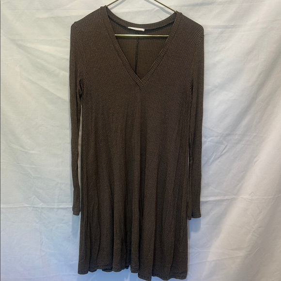Lush Dresses & Skirts - Lush Brown Long Sleeve V-Neck Sweater Dress